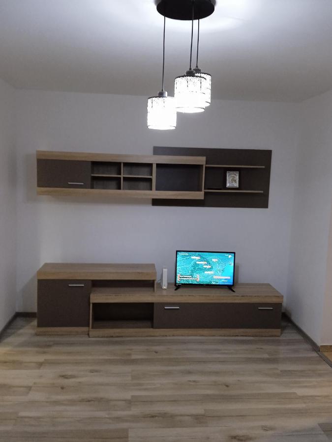 4 Rooms Apartment Тулча Екстериор снимка