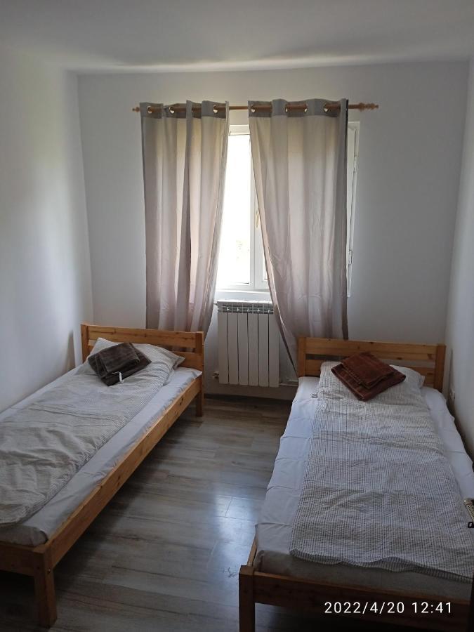 4 Rooms Apartment Тулча Екстериор снимка