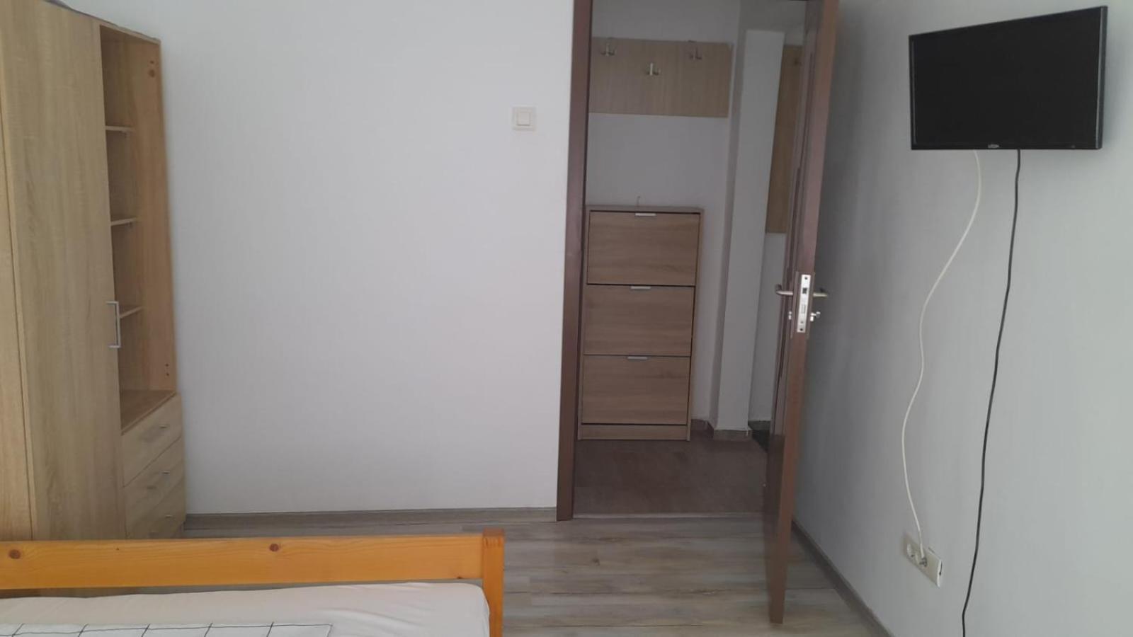 4 Rooms Apartment Тулча Екстериор снимка